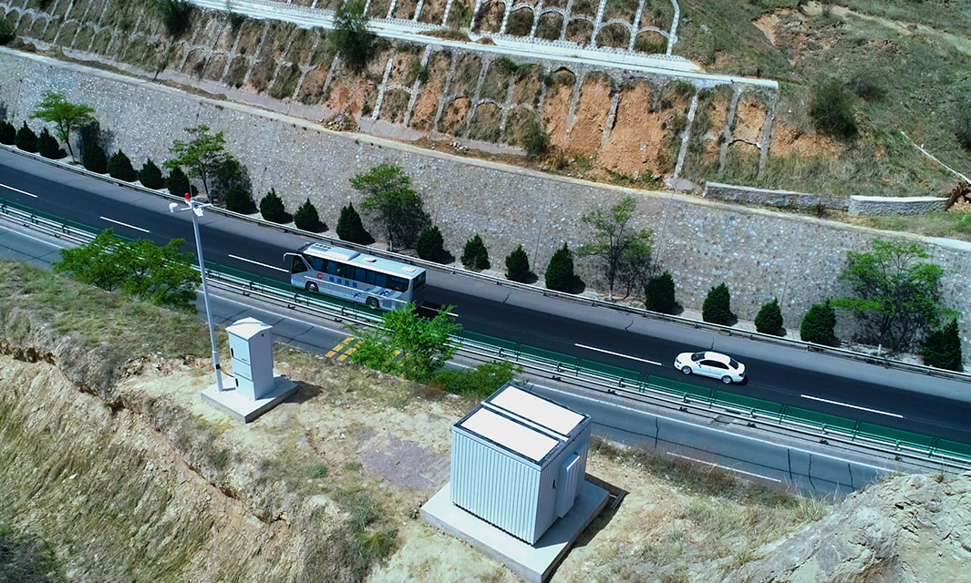 交警減負增效神器，曝光蘭州高速的全自動無人機