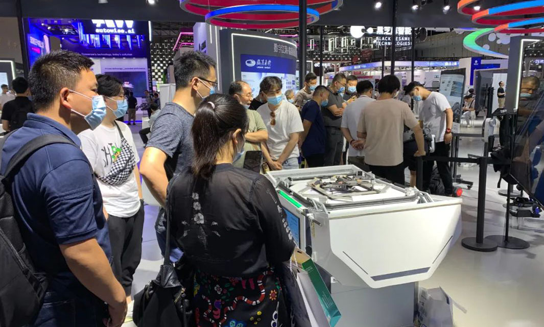 助力巡檢數(shù)智化，復(fù)亞無人機(jī)機(jī)場(chǎng)亮相世界人工智能大會(huì)