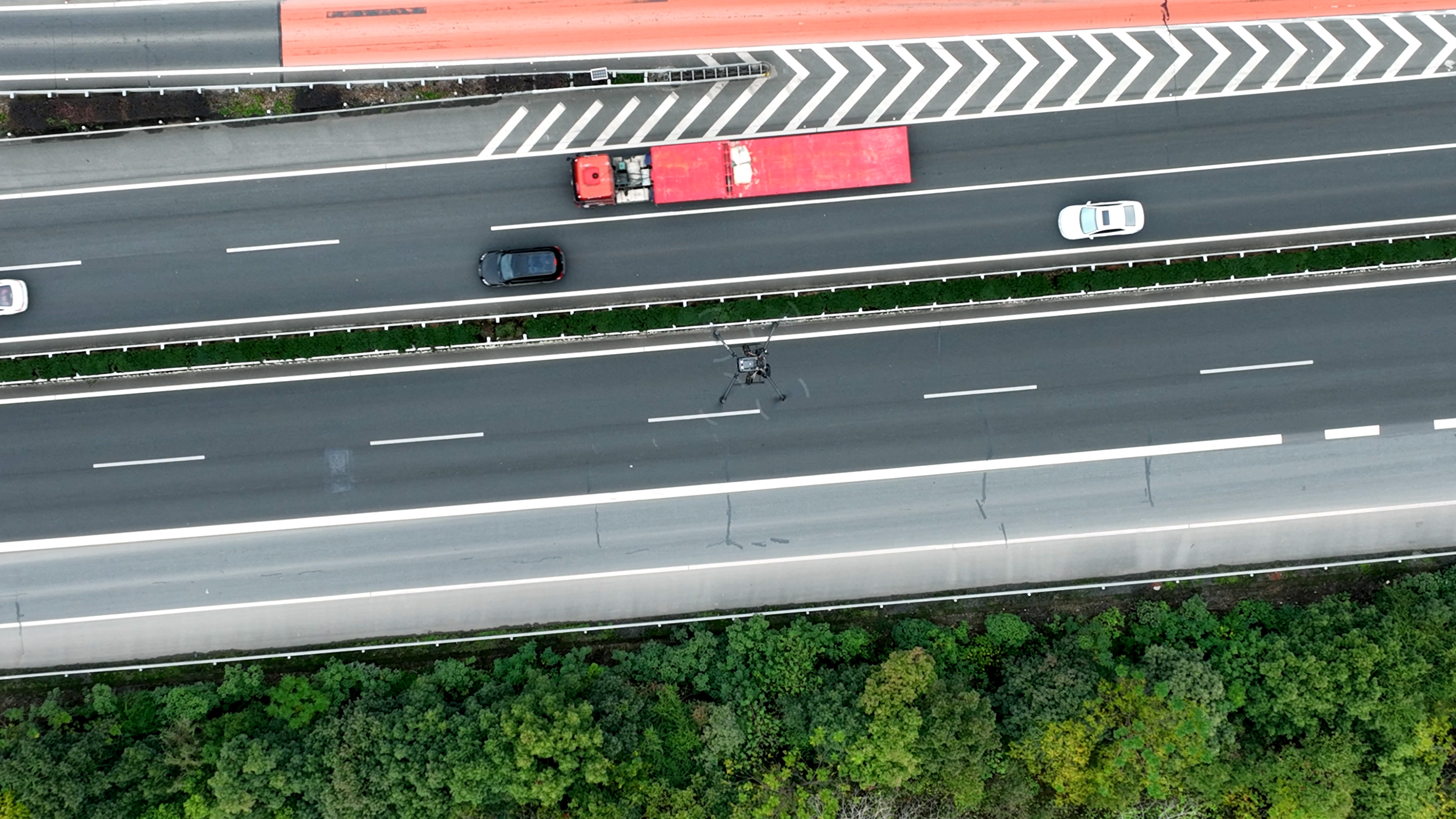 交通無人機的應用與優勢，推動智慧交通管理革新